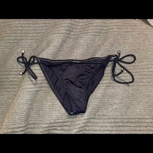 Low rise string bikini bottom
